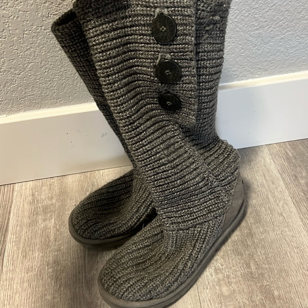 Ugg Womens Knit Grey 3 Button US 7